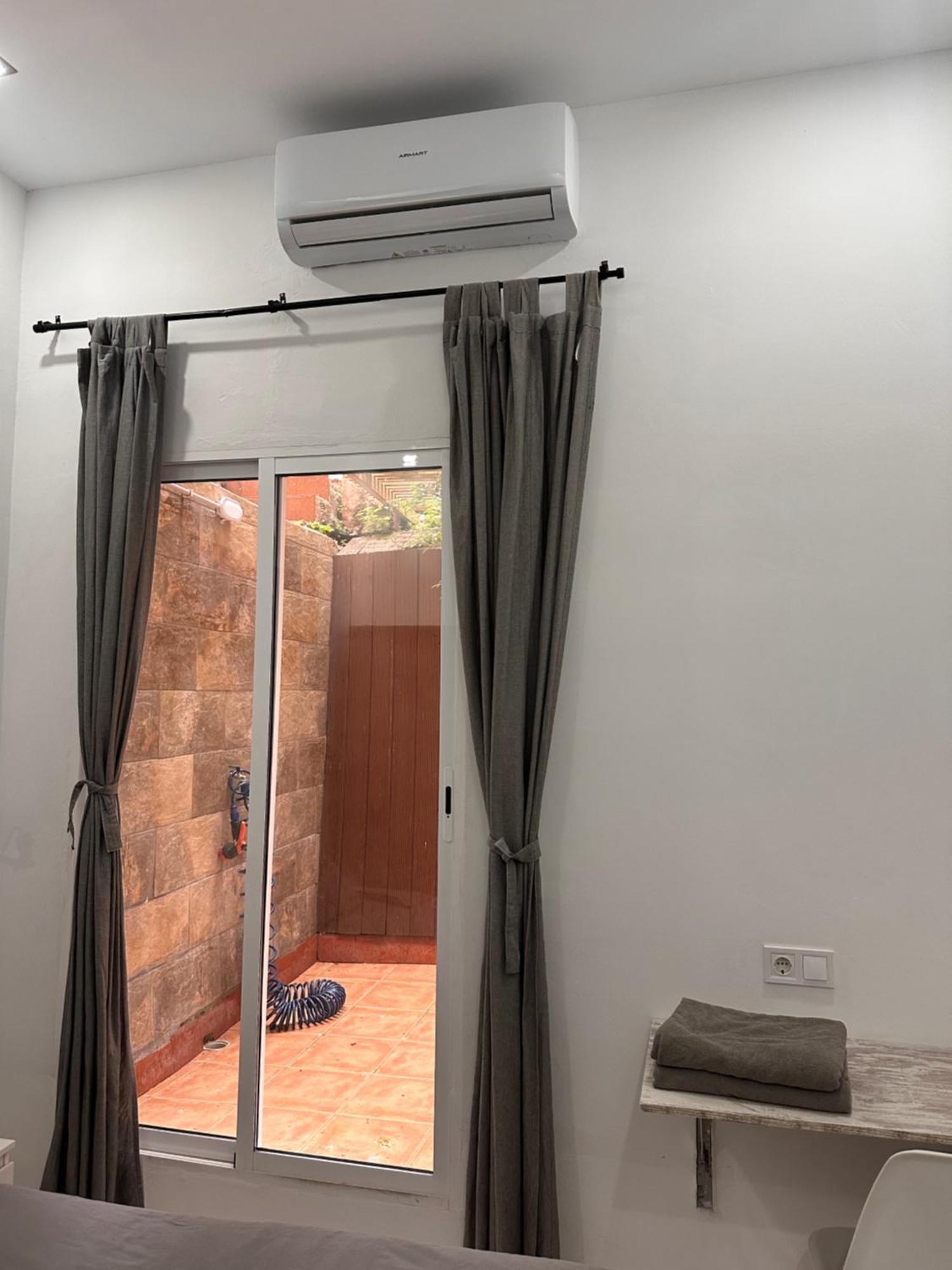 Apartamento En Planta Baja Cerca De La Playa En 바달로나 외부 사진